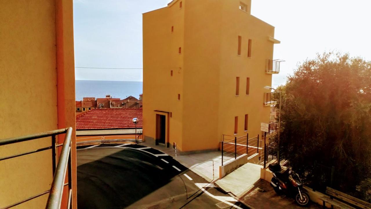 Casa Di Claude Con Posto Auto Appartement Finale Ligure Buitenkant foto