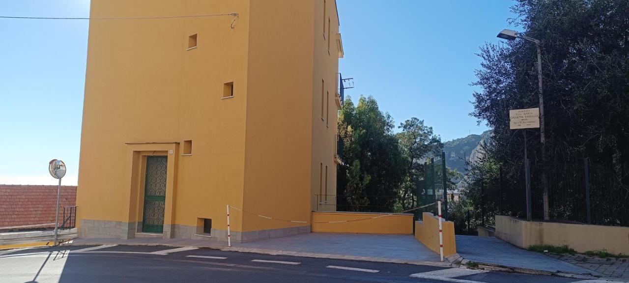 Casa Di Claude Con Posto Auto Appartement Finale Ligure Buitenkant foto