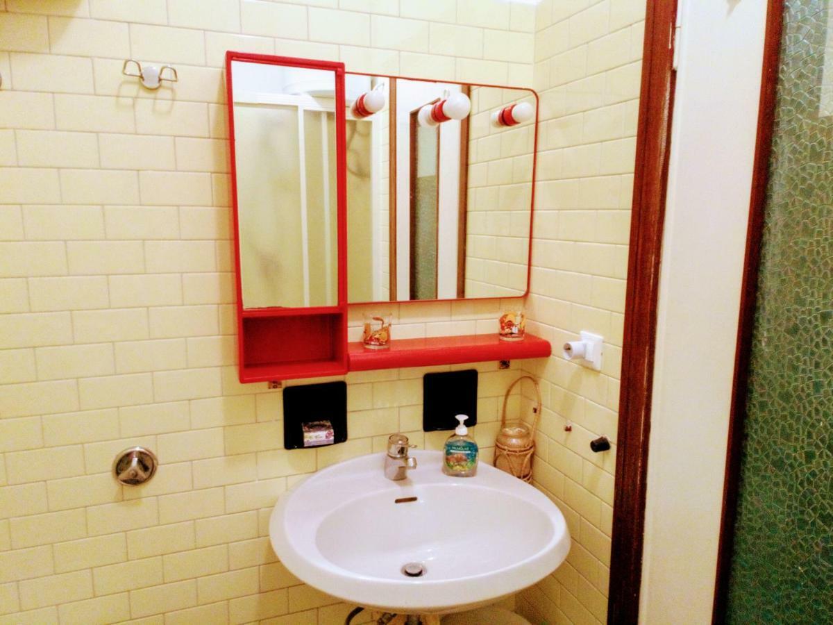 Casa Di Claude Con Posto Auto Appartement Finale Ligure Buitenkant foto